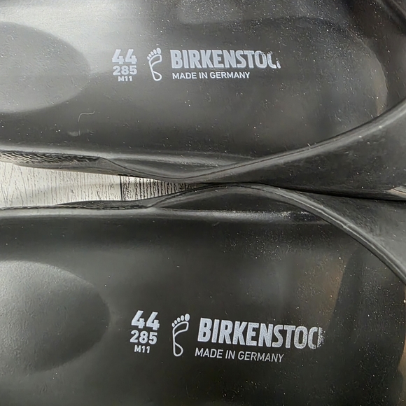 Black Sandals - Picture 2 of 4